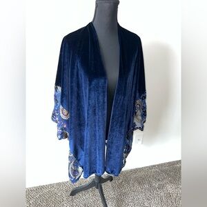 Do Everything in Love Navy Velvet Kimono Top